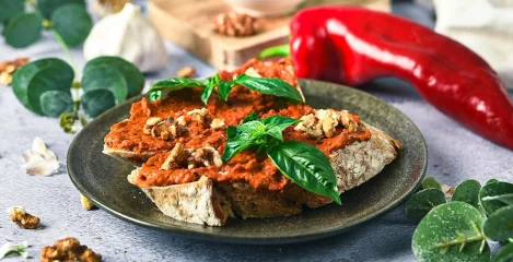 Zaljubljeni smo v pesto iz pečenih paprik