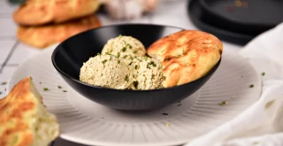 Domača tofu pašteta: hitri recept za beljakovinski namaz