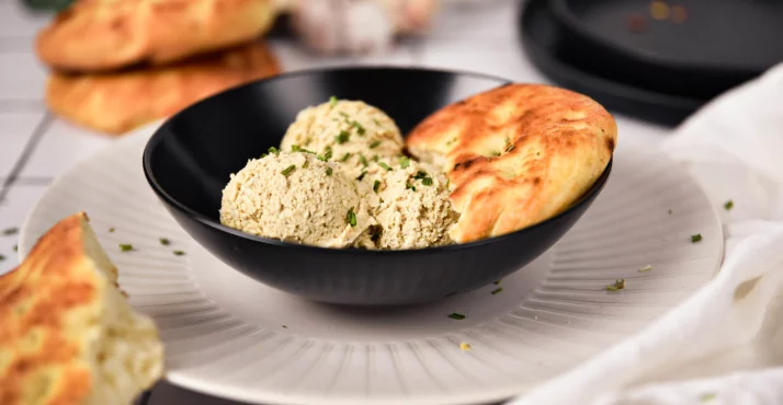 Domača tofu pašteta: hitri recept za beljakovinski namaz
