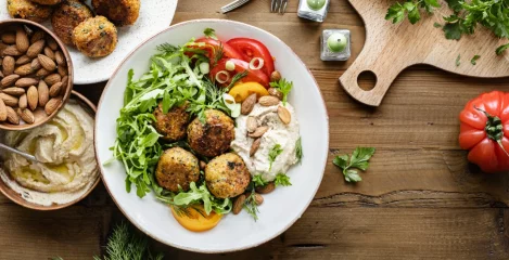 Vegani in veganska prehrana - prednosti, slabosti, in razbijanje predsodkov