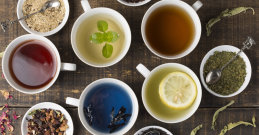 5 najboljših rastlinskih čajev za prebavo