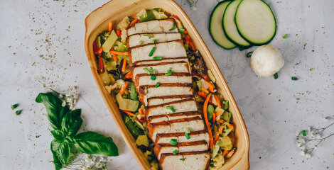 Glaziran tofu z zelenjavo - barvito vegansko kosilo