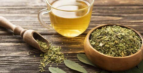 Najboljši čaji za protin - naravnim potem olajšajte vnetje in bolečine
