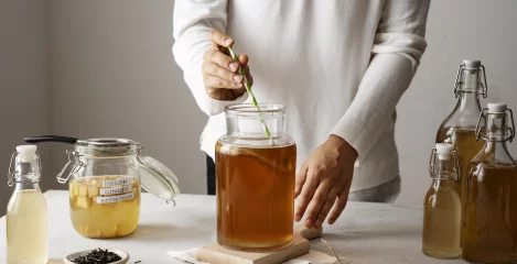 Želite ohraniti in izboljšati zdravje? Izvedite zakaj je kombucha prava izbira za vas!