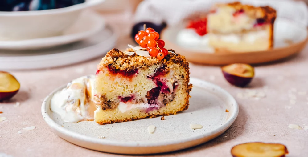 Torta s slivami - preprosta, sočna in popolno okusna
