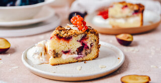 Torta s slivami - preprosta, sočna in popolno okusna