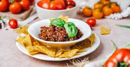 Domača paradižnikova salsa - odkrijte eksplozijo barv, arom in svežine