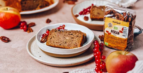 Sočen jabolčni kolač z bučkami - recept za popolno kombinacijo arom