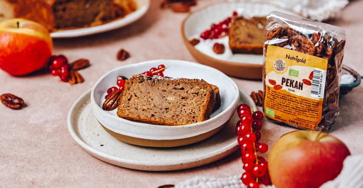 Sočen jabolčni kolač z bučkami - recept za popolno kombinacijo arom