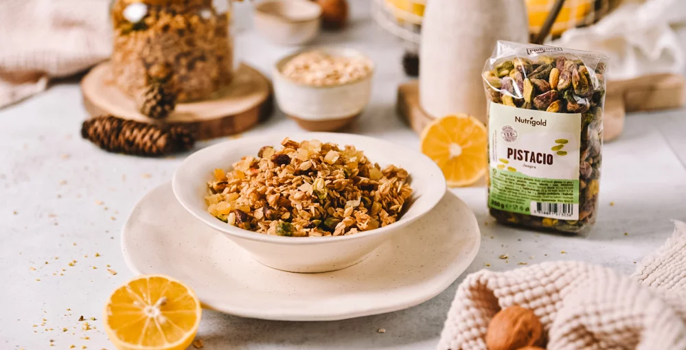 Granola z limono in pistacijami je kombinacija iz sanj
