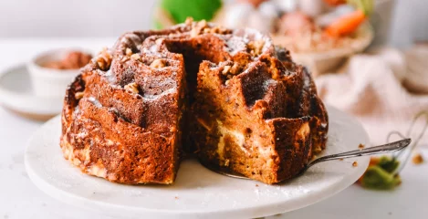 Carrot cake kuglof je kralj razkošne velikonočne mize!