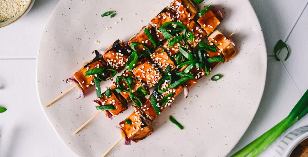 Tofu ražnjiče Teriyaki vzljubil bo gurman vsak!