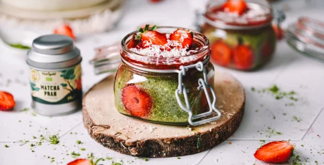 Chia puding z matcho in jagodami - instashop
