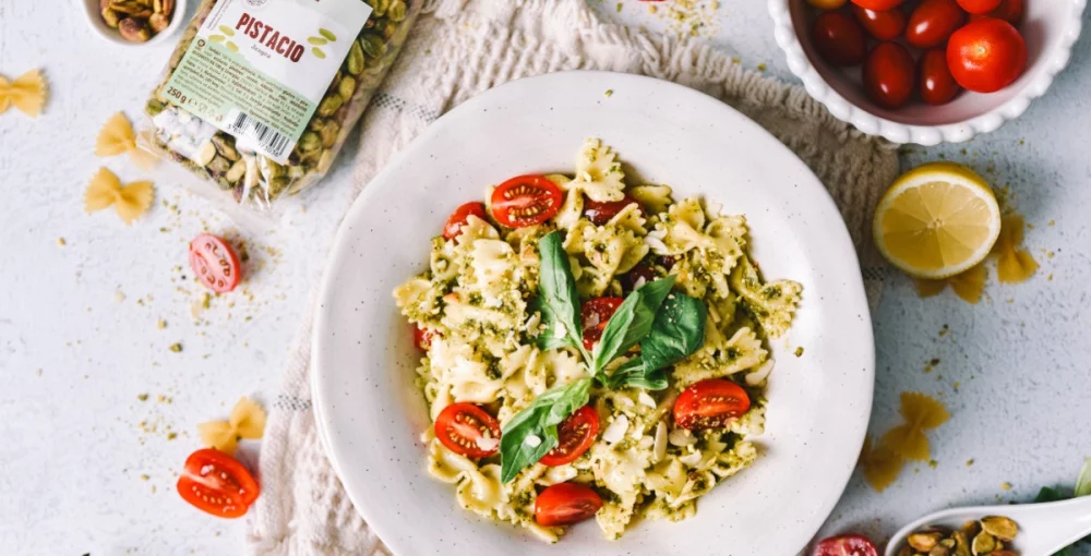Pesto iz pistacij - neustavljiva zelena omaka sredozemskega pridiha