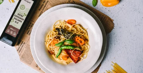 Aglio, olio e peperoncino – testenine z olivnim oljem, česnom in čilijem – instashop