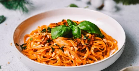 Testenine s karamelizirano čebulo – instashop