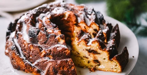 Kuglof s skuto in čokolado – instashop