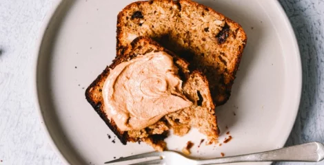 Bananin kruh z indijskimi oreščki – instashop