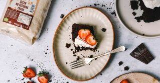 Brownie bread s smetano in jagodami