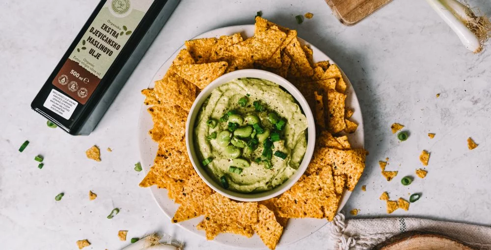 Pašteta iz boba in avokada - za prste oblizniti, a tako enostavna!