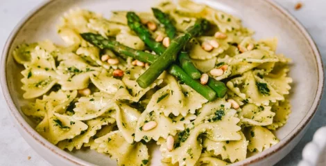 Testenine s pestom iz špargljev – instashop