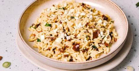 Grška solata z mandlji – instashop