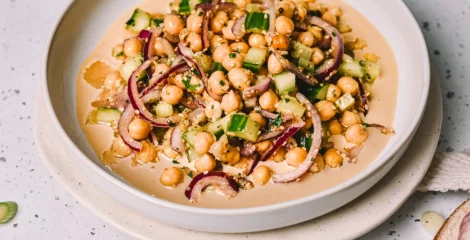 Poletna solata iz čičerike – instashop