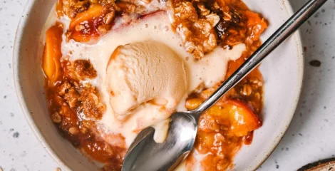 Crumble z breskvami – instashop