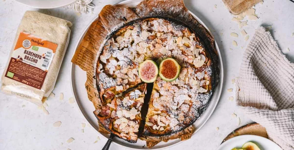 Mandljev kolač s figami prinaša razkošje Sredozemlja v vsakem grižljaju!