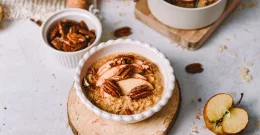 Recept za kašo s kvinojo, ki jo je pripravila YumYumParadise.