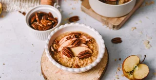Recept za kašo s kvinojo, ki jo je pripravila YumYumParadise.