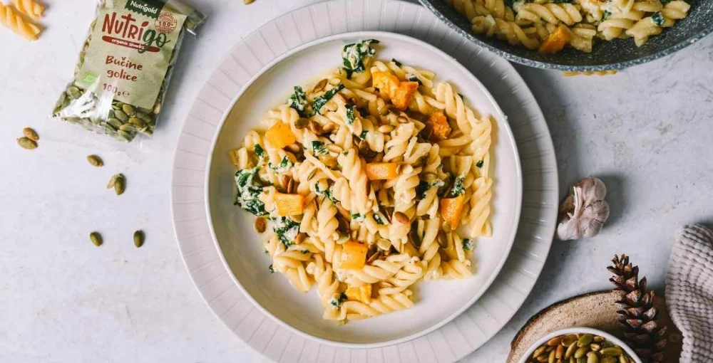 Recept za testenine z bučo in špinačo po receptu YumYumParadise.