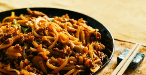 Nimate časa? 5 azijskih sestavin, ki rešijo večerjo v 15 minutah