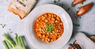 Enolončnica iz čičerike in koromača je odlična jesenska izbira. Enolončnica iz čičerike in koromača je odlična jesenska izbira.