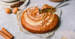 Cimetov kolač je odličen način, da razveselite prijatelje in družino.