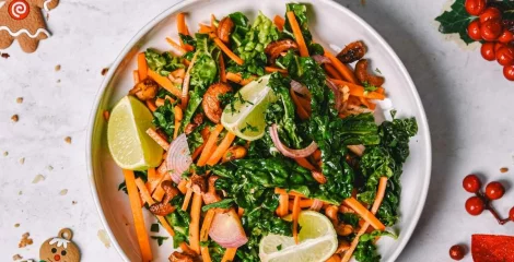 Solata s korenčkom in indijskimi oreščki