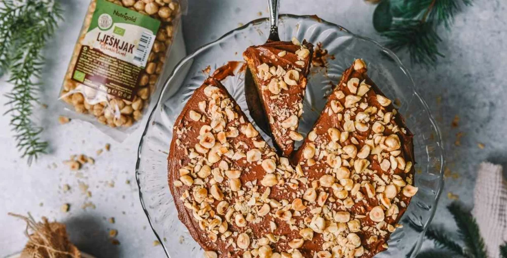 Letošnja sladica leta? Lešnikova torta!