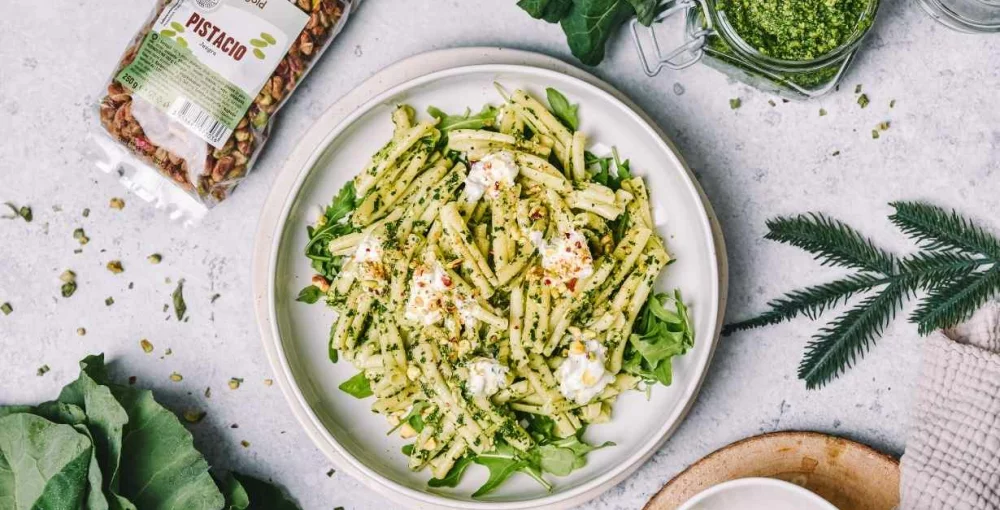 Testenine s pestom iz blitve in pistacij so natanko takšne, kot zvenijo – preprosto senzacionalne!