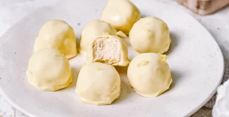 Proteinske cheesecake kroglice z limono