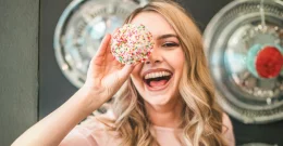 Po krofih in čokoladi sledi reset – 10 pametnih grižljajev za vitko linijo!