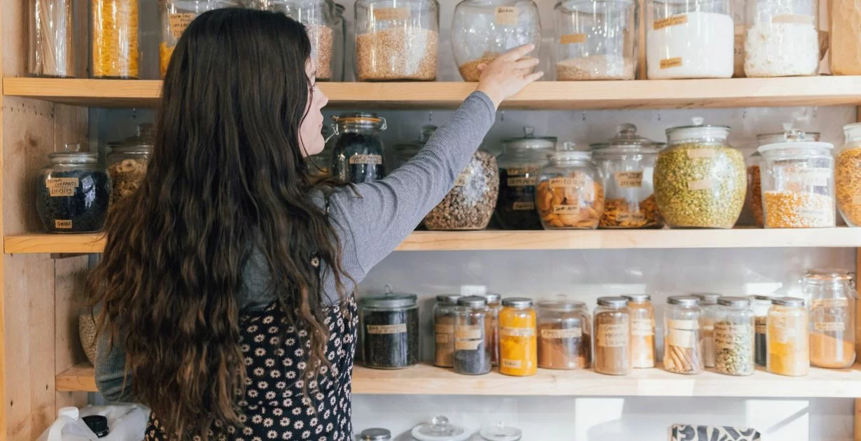 Še niste opravili spomladanskega čiščenja? 5 korakov, ki jih profesionalci postavljajo na prvo mesto