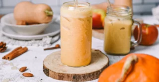 Bučni smoothie z maca prahom