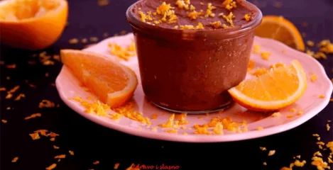 Čokolada in pomaranča chia puding