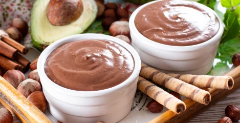 Presni puding z avokadom