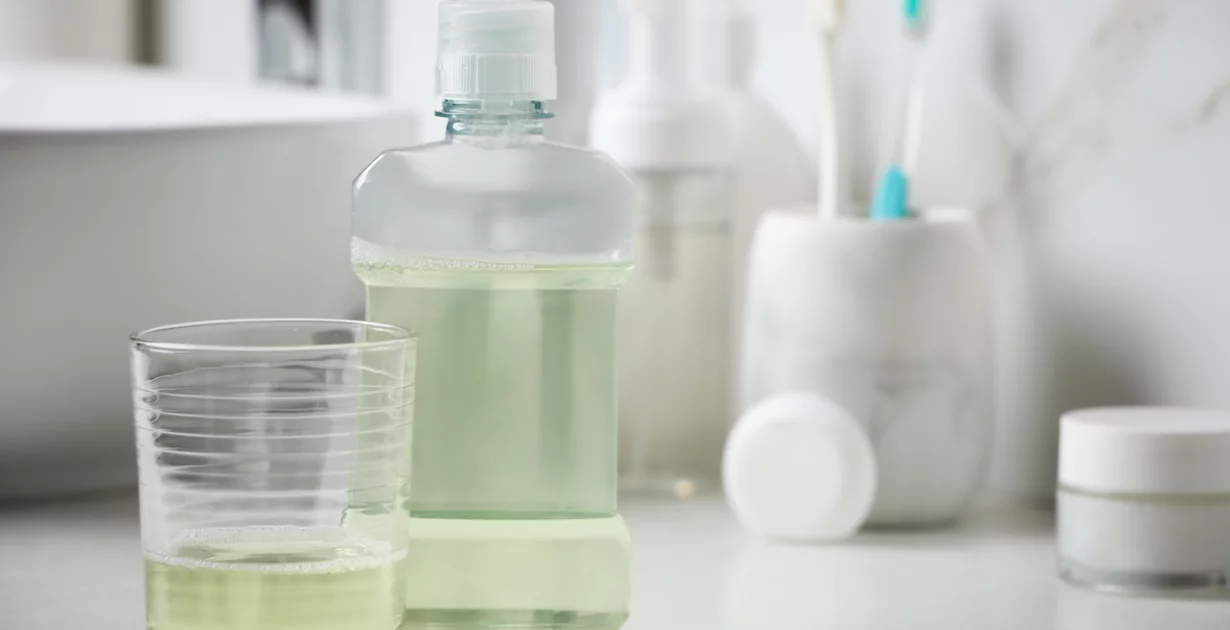 Naravna vodica za izpiranje ust - recepti in nasveti za pripravo