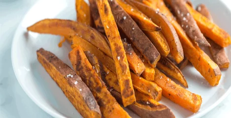 Palčke iz sladkega krompirja - popoln fingerfood za otroke in odrasle